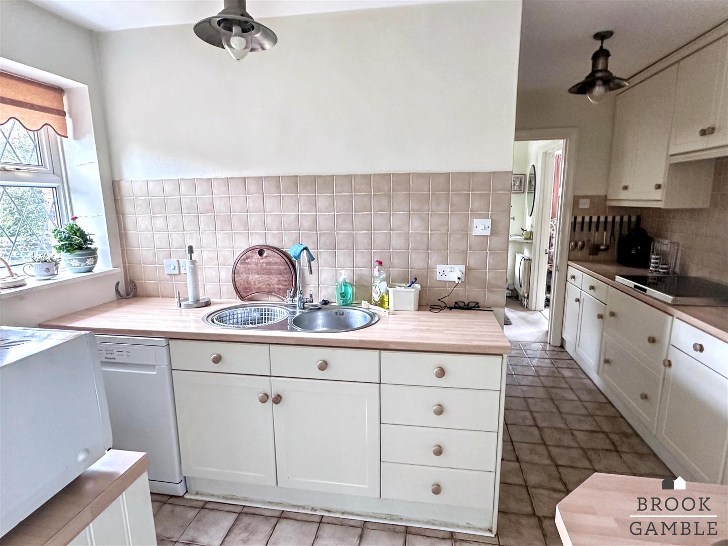 2 Bedroom House. Church Street in Eastbourne,  11